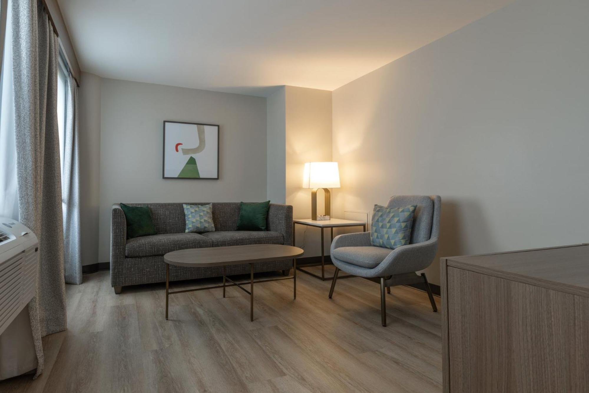 Hotel St-jean-sur-richelieu Congres By Ihg 3*